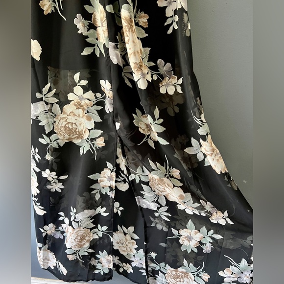 Sienna Sky maxi dress - Picture 5 of 7